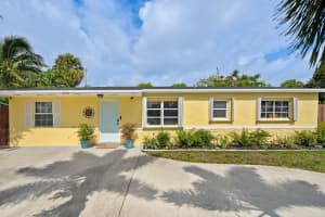 2851 N Seacrest Boulevard, Boynton Beach, FL 33435 Sold 09/27/24