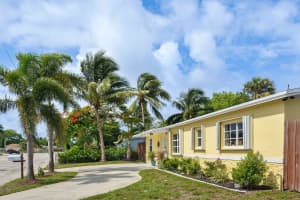 2851 N Seacrest Boulevard, Boynton Beach, FL 33435 Sold 09/27/24