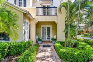 137 Sugarberry Drive, Jupiter, FL 33458 Sold 10/11/24