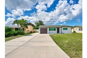 215 SW 8th Avenue, Boynton Beach, FL 33435 Sold 10/04/24