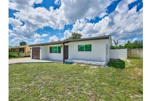 215 SW 8th Avenue, Boynton Beach, FL 33435 Sold 10/04/24