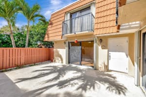 2883 SW Waterford Place N, Deerfield Beach, FL 33442 Sold 11/04/24