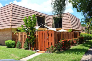 643 Springdale Circle, Palm Springs, FL 33461 Sold 09/24/24