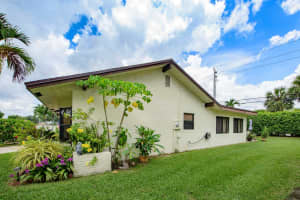 6099 Olivewood Circle, Greenacres, FL 33463 Sold 11/21/24