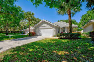 2027 Bedford Drive, Palm Beach Gardens, FL 33403 Sold 01/27/25