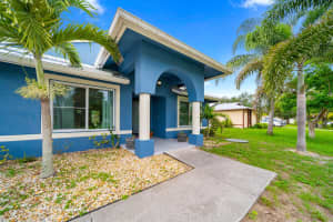 1042 SW Dubuque Avenue, Port Saint Lucie, FL 34953 Sold 11/15/24