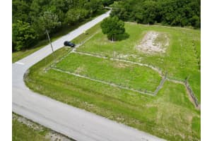 7930 NW 87th Court, Okeechobee, FL 34972 Sold 02/06/25