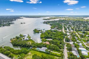 202 E Riverside Drive, Jupiter, FL 33469 Sold 04/17/25
