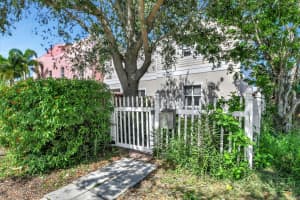 918 N Federal Highway, Lake Worth Beach, FL 33460 Sold 09/11/24