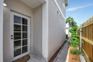 918 N Federal Highway, Lake Worth Beach, FL 33460 Sold 09/11/24