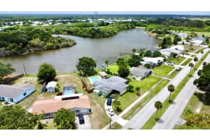 886 Schumann Drive, Sebastian, FL 32958 Sold 03/07/25