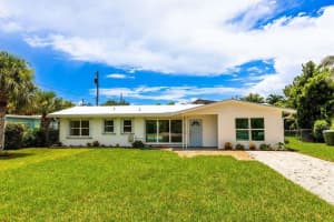 858 SE Stafford Drive, Stuart, FL 34996 Sold 09/10/24