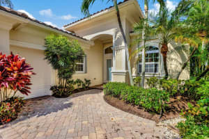 109 Bianca Drive, Palm Beach Gardens, FL 33418 Sold 01/15/25