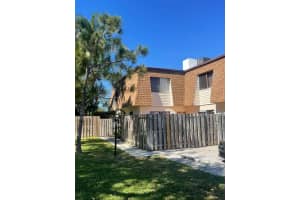 713 W Ocean Avenue, Lantana, FL 33462 Sold 12/16/24