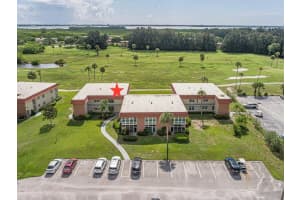 55 Woodland Drive 206, Vero Beach