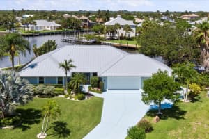 17 Crown Court, Hutchinson Island, FL 34949 Sold 08/14/24