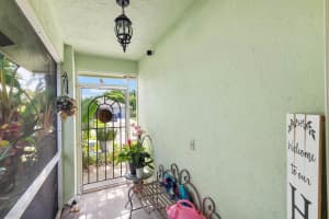 285 Las Palmas Street, Royal Palm Beach, FL 33411 Sold 02/26/25