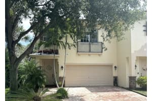 125 N Longport Circle A, Delray Beach, FL 33444 Sold 10/28/24