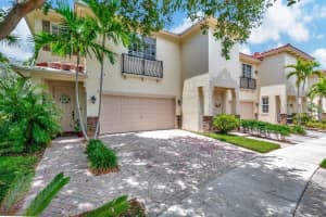 125 N Longport Circle A, Delray Beach, FL 33444 Sold 10/28/24
