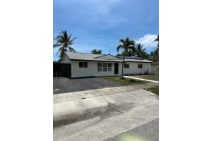 502 S 13th Court, Lantana, FL 33462 Sold 11/04/24