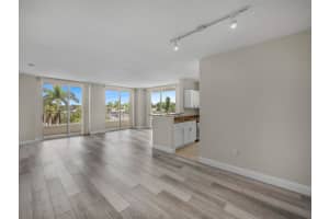 625 Casa Loma Boulevard 302, Boynton Beach, FL 33435 Sold 09/10/24