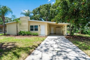 208 NE Entrada Avenue, Port Saint Lucie, FL 34952 Sold 10/08/24