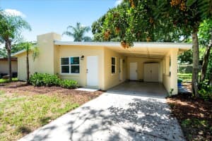 208 NE Entrada Avenue, Port Saint Lucie, FL 34952 Sold 10/08/24