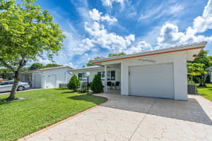1125 NW 90th Way, Plantation, FL 33322 Sold 09/20/24
