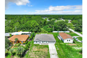 8575 99th Avenue, Vero Beach, FL 32967 Sold 01/16/25