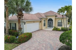 8993 SE Hawks Nest Court, Hobe Sound, FL 33455 Sold 04/11/25