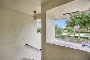 5586 Ctyard Drive 5586, Margate, FL 33063 Sold 12/03/24