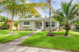 1334 Polk Street, Hollywood, FL 33019 Sold 12/02/24