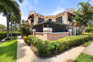 27 Uno Lago Drive, Juno Beach, FL 33408 Sold 09/27/24