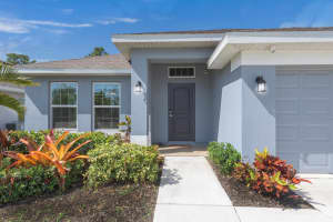 886 NE Whistling Duck Way, Port Saint Lucie, FL 34983 Sold 10/14/24