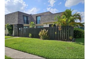 1104 Waterview Drive, Palm Springs, FL 33461 Sold 09/27/24