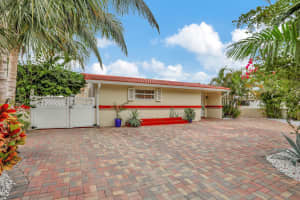 2402 SE 13th Court, Pompano Beach, FL 33062 Sold 09/05/24