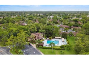 10 Bay Cedar Court, Royal Palm Beach, FL 33411 Sold 03/03/25