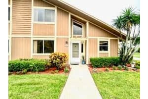 102 Maplecrest Circle, Jupiter, FL 33458 Sold 10/15/24