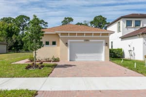 129 SE Via Visconti, Port Saint Lucie, FL 34952 Sold 03/03/25