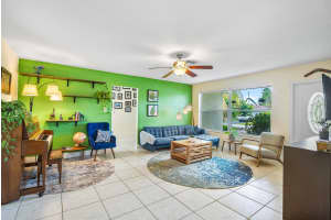 289 NW 11th Street, Boca Raton, FL 33432 Sold 09/13/24