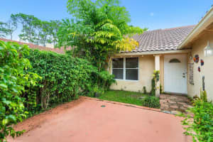 858 Via Toscana, Wellington, FL 33414 Sold 10/18/24