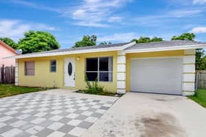 MLS# R11004607, Lake Worth, Florida 33463