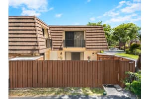 2435 Moreland Place, Lake Worth, FL 33461 Sold 08/30/24