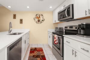 4113 41st Way, West Palm Beach, FL 33407 Sold 11/15/24