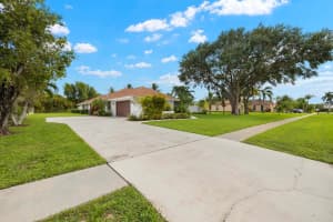 15655 Meadow Wood Drive, Wellington, FL 33414 Sold 04/08/25