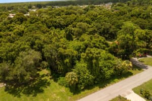 611 Roosevelt Avenue, Lehigh Acres, FL 33936 Sold 11/19/24