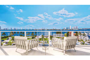 220 Lake Shore Drive 305, Lake Park