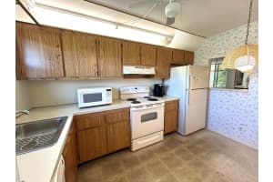4760 Lucerne Lakes Boulevard 303, Lake Worth, FL 33467 Sold 12/09/24