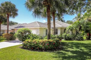 1064 Bedford Avenue, Palm Beach Gardens, FL 33403 Sold 10/03/24