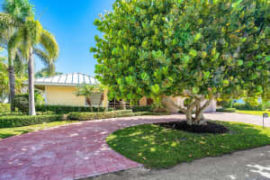 1070 Grand Bahama Lane, Singer Island, FL 33404 Sold 08/26/24